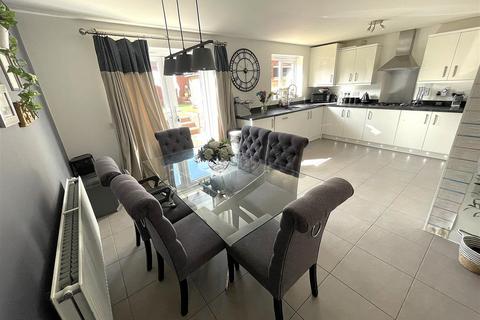 28 Austin Road, Eastleaze, Swindon, SN5 7FT