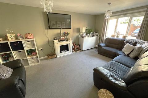 28 Austin Road, Eastleaze, Swindon, SN5 7FT