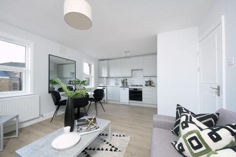 2 bedroom flat for sale, Castle Hill Parade, The Avenue, London