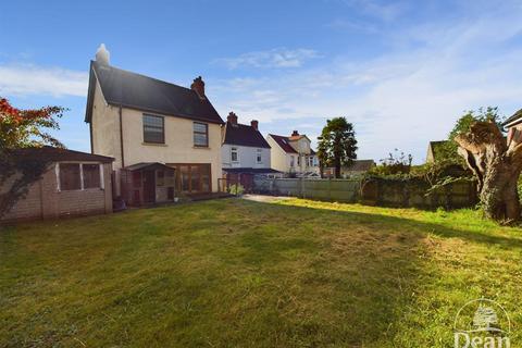 3 bedroom detached house for sale, Highfield Road, Lydney GL15