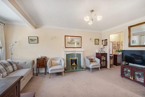 1 bedroom flat for sale, Ghyll Royd, Guiseley, Leeds, West Yorkshire, LS20