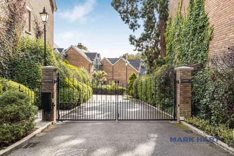 4 bedroom terraced house for sale, Langham Park Place, Bromley BR2