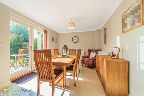 5 Shepherds Walk, Oakley, Basingstoke, RG23 7BF