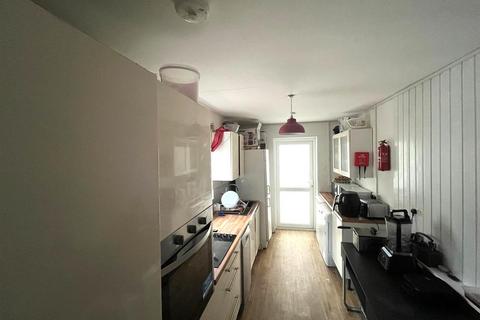 4 bedroom house share for sale, Bathurst Street, Sandfields, Swansea