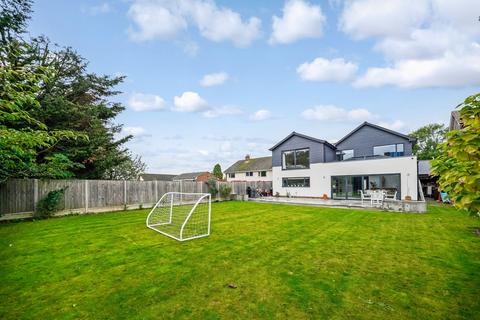 7 Hilly Field, Harlow, CM18 7HU