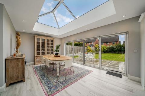 7 Hilly Field, Harlow, CM18 7HU