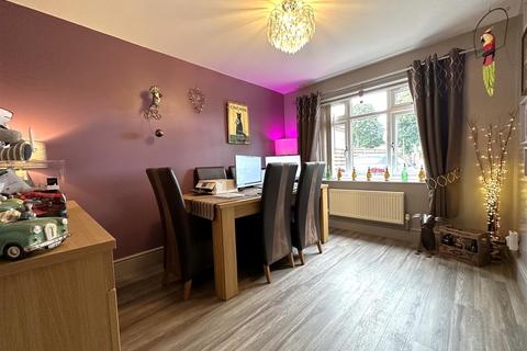77 Farndon Road, Newark, NG24 4SQ
