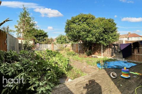 4 bedroom terraced house for sale, Grange Road, Ilford