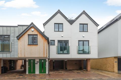 2 bedroom townhouse for sale, Sea Street, Whitstable