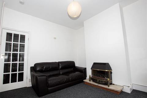 2 bedroom house to rent, Winnie Road, Birmingham B29