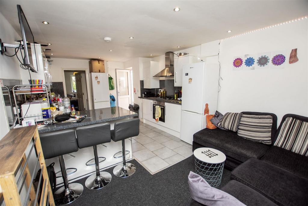 Open Plan Kitchen/ Living Area