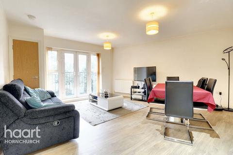 2 bedroom flat for sale, Stafford Avenue, HORNCHURCH