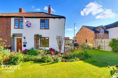 3 bedroom cottage for sale, Hills Road, Thetford