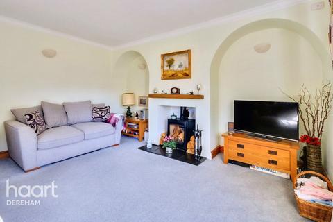 3 bedroom cottage for sale, Hills Road, Thetford