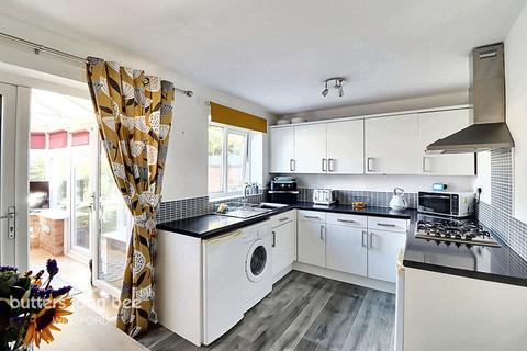 3 bedroom semi-detached house for sale, Hanover Drive, Winsford