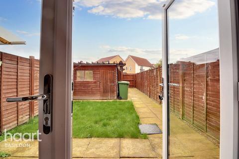 10 Clenshaw Path, Basildon, SS14 2FP