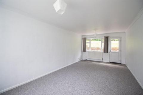 2 bedroom flat to rent, GARDEN FLAT | Jireh Court, Haywards Heath