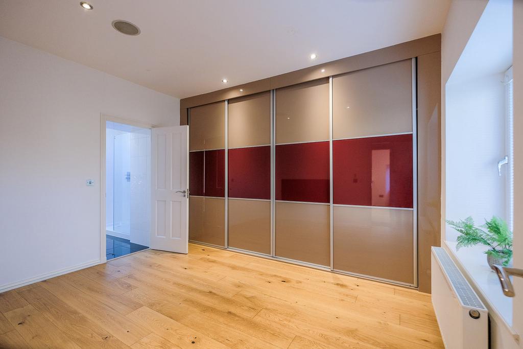 Master bedroom alternative view