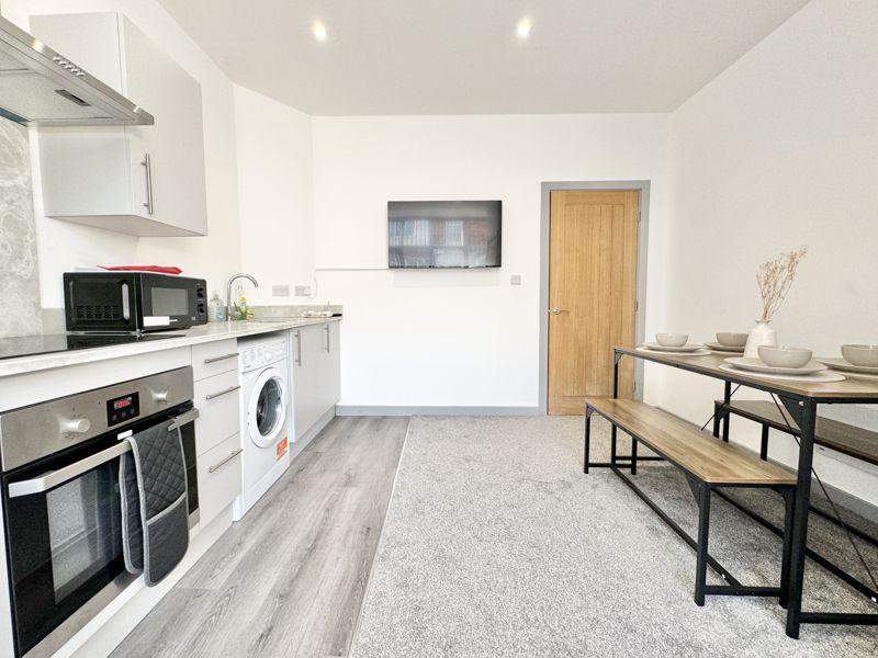 Kitchen/Dining Area