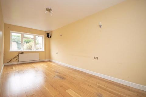 2 bedroom terraced house for sale, Wainwright Avenue, Brentwood CM13