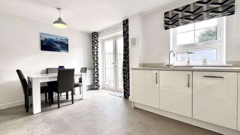 Kitchen Dining Area