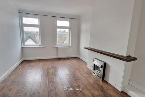 3 bedroom maisonette to rent, East Barnet Road, East Barnet EN4