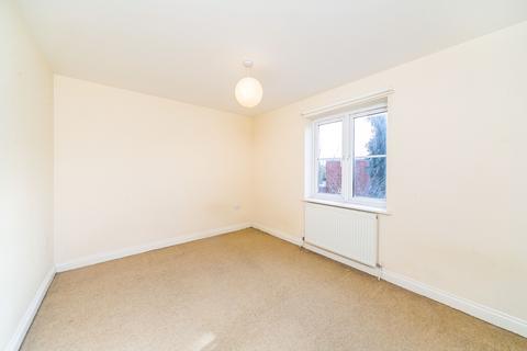 2 bedroom apartment to rent, Newport Road, Reading