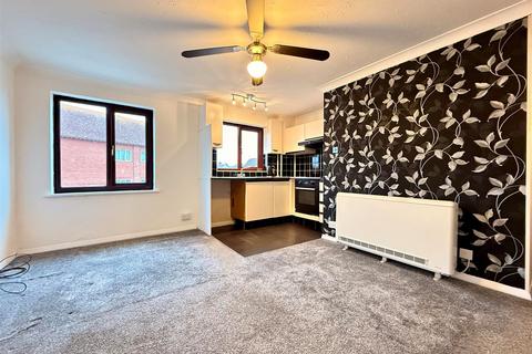 1 bedroom flat for sale, Cromwell Road, Whitstable, Kent