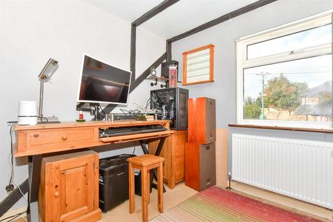 2 bedroom end of terrace house for sale, Warmlake Road, Chart Sutton, Maidstone, Kent