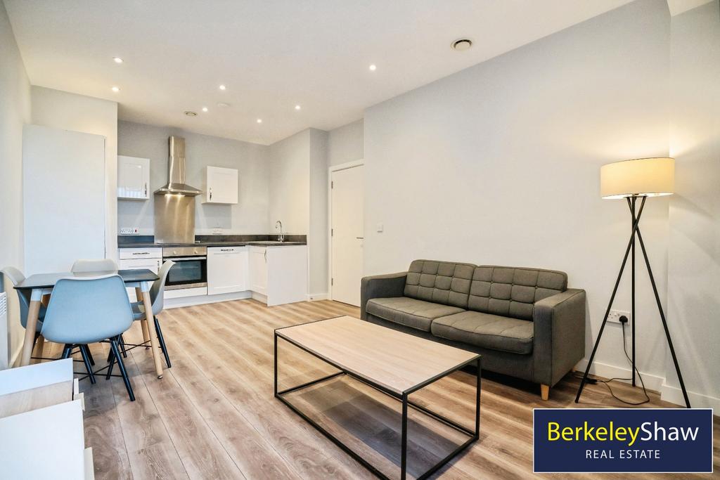 Kitchen / Lounge Area