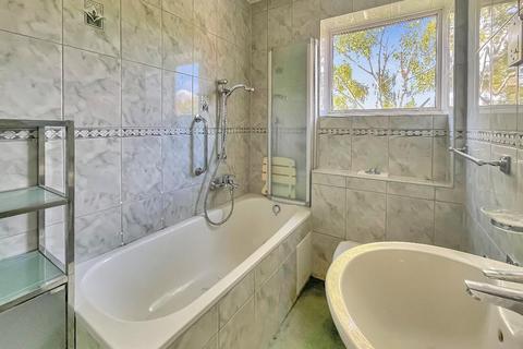 18 Reddington Close, South Croydon, CR2 0QZ