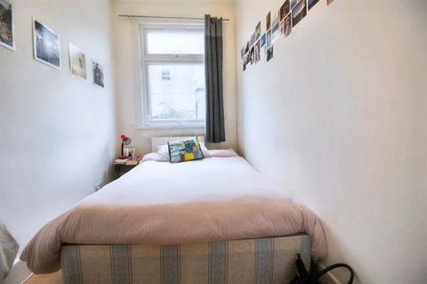 5 bedroom terraced house for sale, Wayland Avenue, London E8