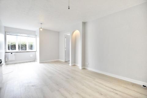 2 bedroom flat for sale, Newland Street, Silvertown, E16