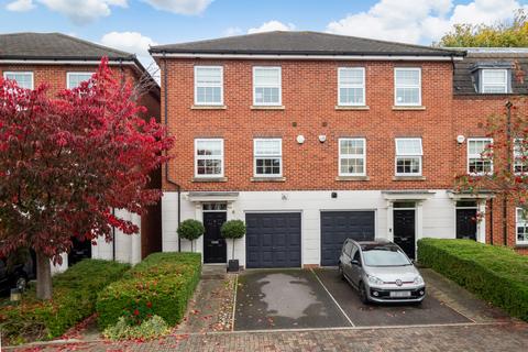 6 Madison Close, Sutton, SM2 5GY