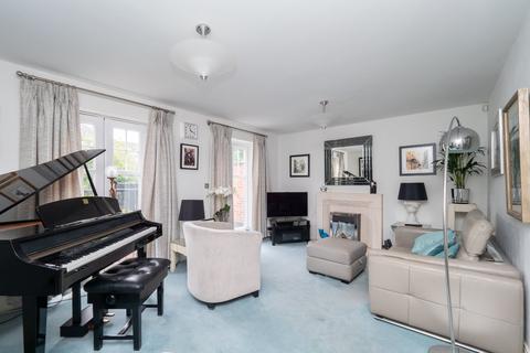 6 Madison Close, Sutton, SM2 5GY