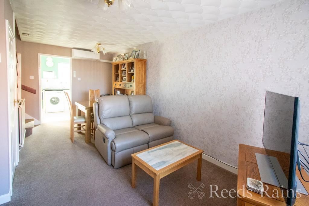 Lounge/Dining