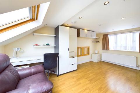 4 bedroom property to rent, Forest View Road, Walthamstow, London E17