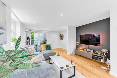 2 bedroom flat for sale, Molesworth Street, London SE13