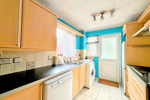 3 bedroom semi-detached house for sale, Kildale Close, Hull HU8