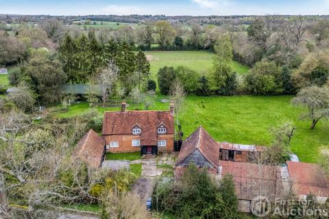 4 bedroom detached house for sale, Bellingdon,  Buckinghamshire,  HP5
