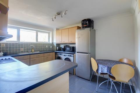 2 bedroom flat for sale, Grasmere Way, Linslade, Leighton Buzzard, LU7