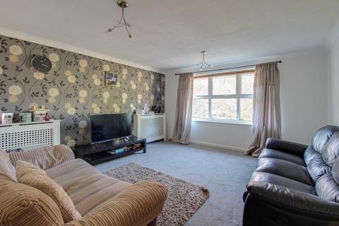 2 bedroom flat for sale, Grasmere Way, Linslade, Leighton Buzzard, LU7