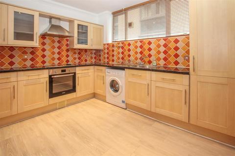 2 bedroom apartment for sale, Crown Street, Brentwood