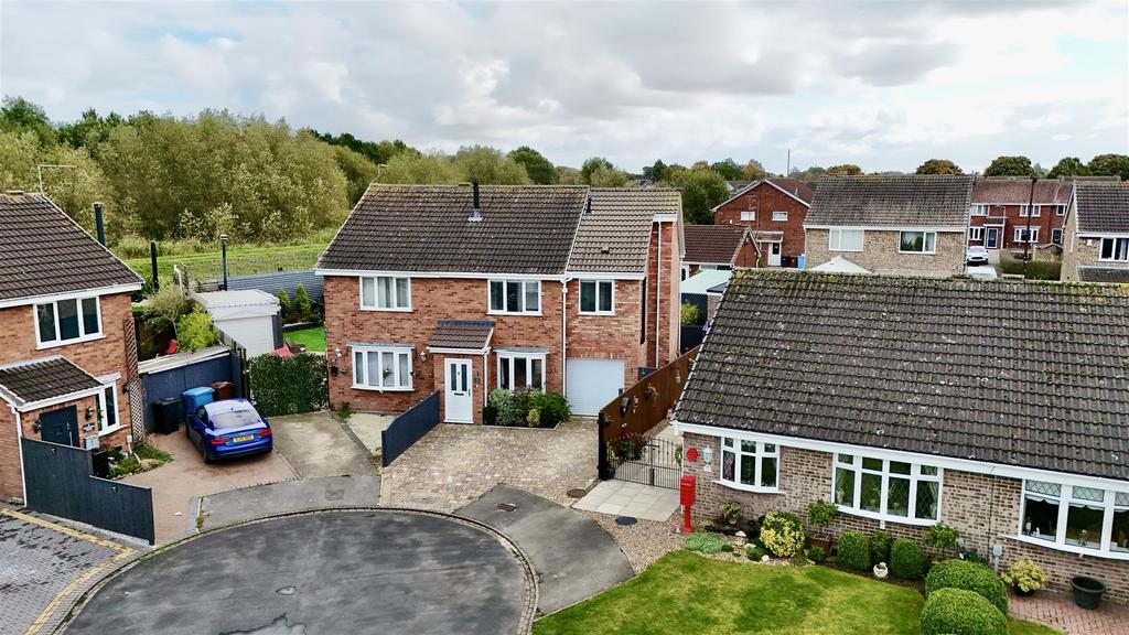 Evergreen Drive, Hull 3 bed semidetached house for sale £195,000