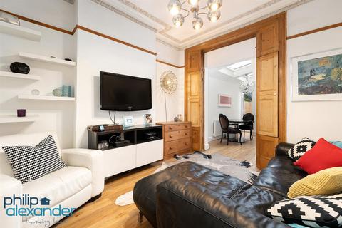 2 bedroom flat for sale, Lorne Road, London N4