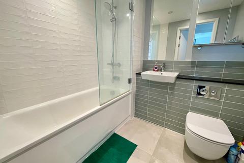 2 bedroom apartment for sale, Chevette Court, Kimpton Road, Luton, Bedfordshire, LU2 0GS