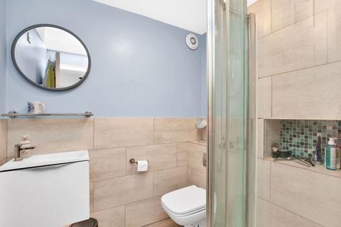 28 Selhurst Close, London, SW19 6AZ
