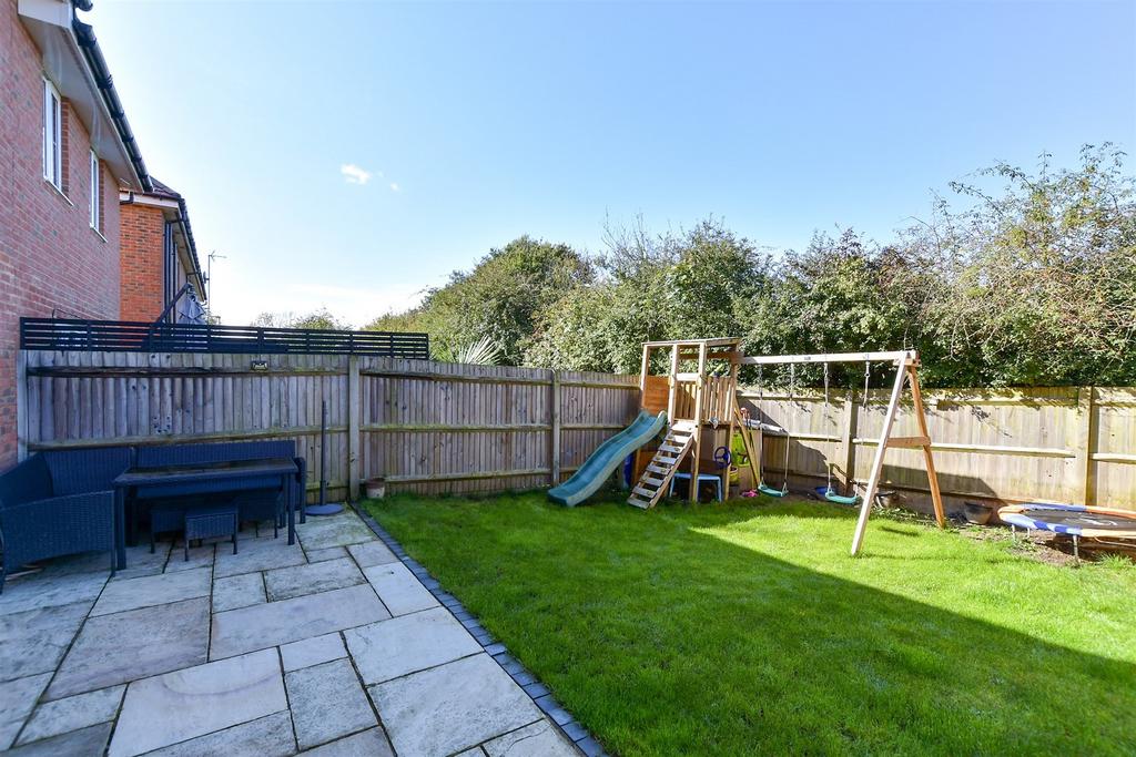 Southfields Way, Harrietsham... 3 bed semidetached house for sale £