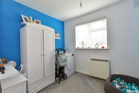 15 Coronation Avenue, East Tilbury, Tilbury, RM18 8SJ