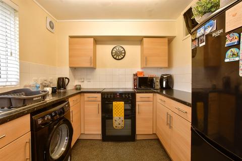 2 bedroom ground floor flat for sale, Coronation Avenue, East Tilbury, Tilbury, Essex